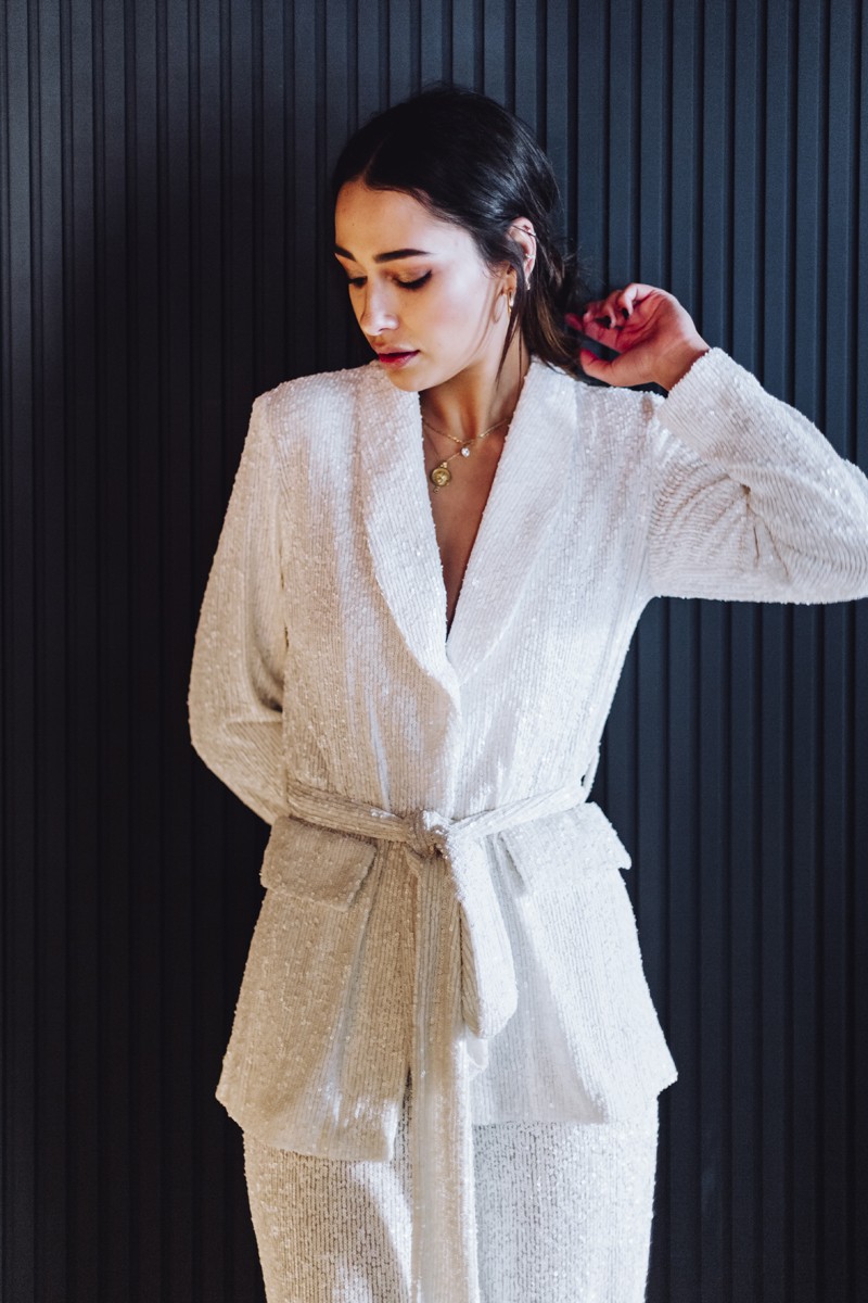 traje de chaqueta y pantalon blanco de lentejuelas para boda íntima, segundo vestido de novia, preboda, evento de trabajo, fiesta