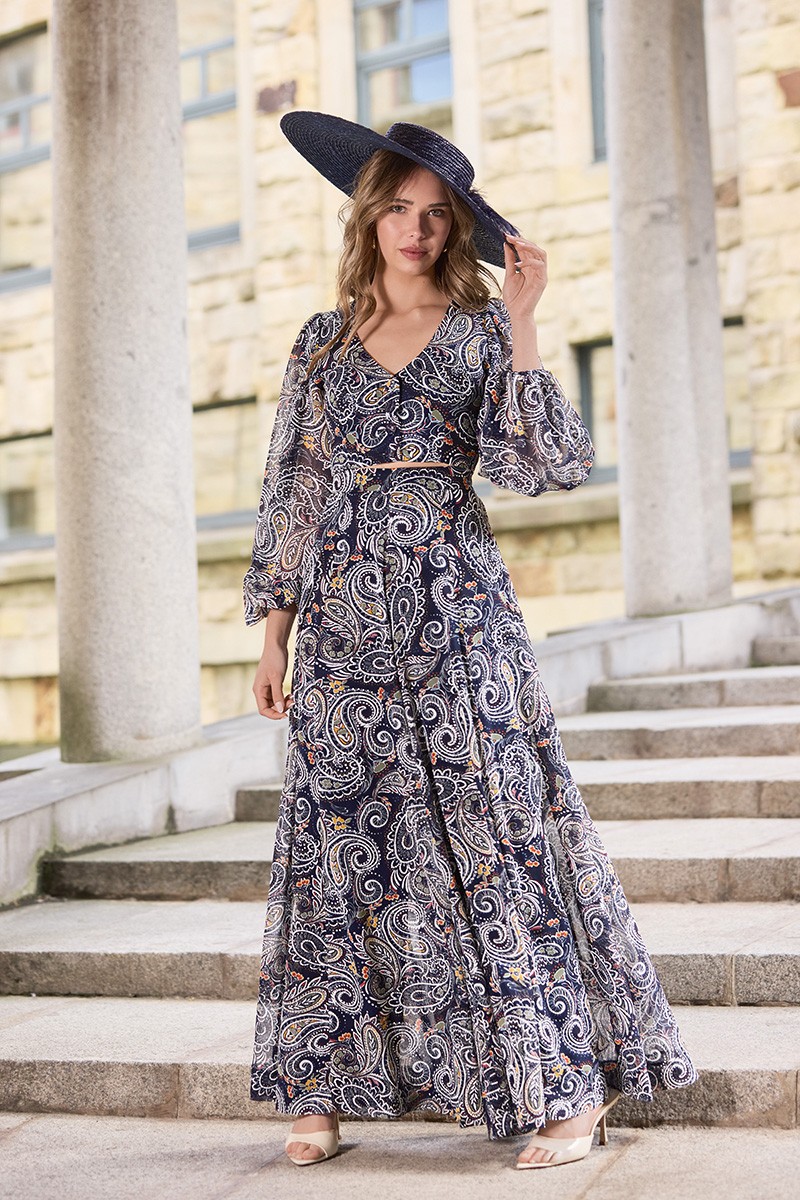 Comprar online top en gasa azul estampada con mangas abullonada transparente, escote en pico y botones forrados para invitada, boda, evento, comunión, invitada comunión, graduacion