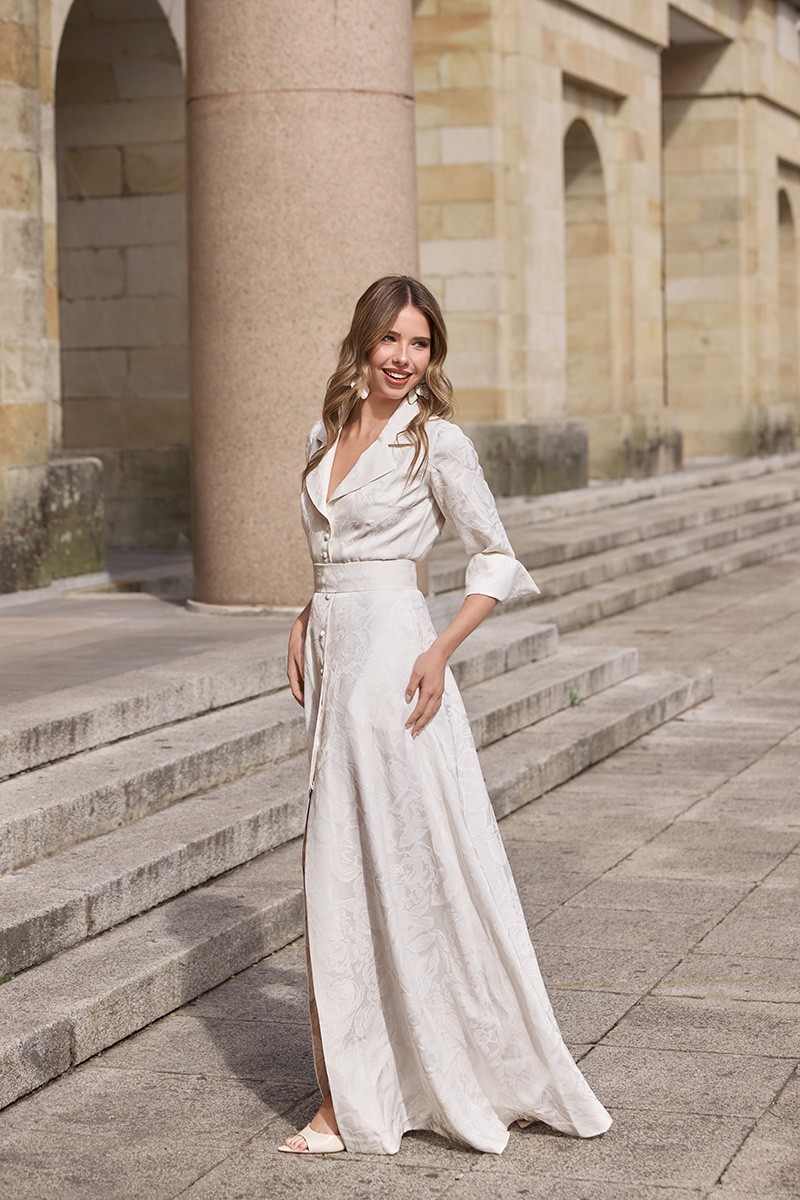 comprar online elegante Vestido de novia largo camisero en tejido brocado blanco para boda civil 