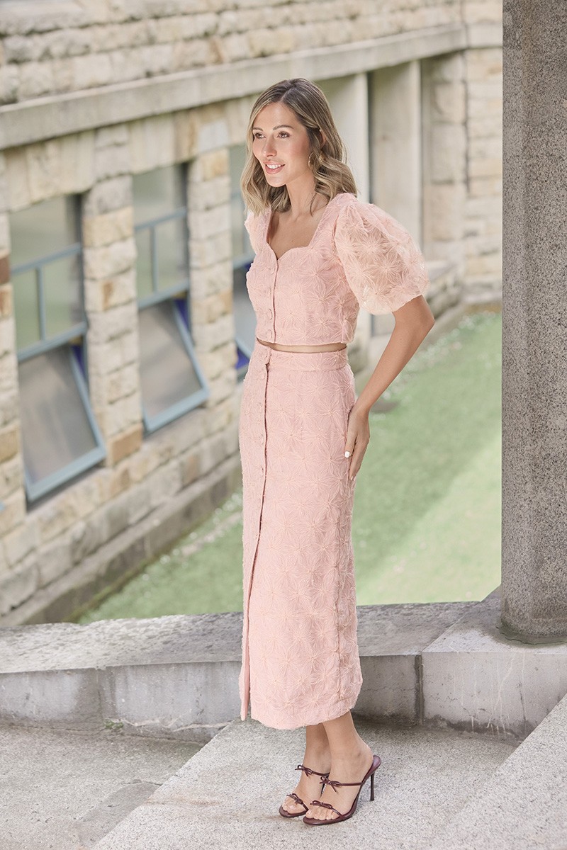 Comprar top de fiesta en tul rosa bordado con mangas abullonadas transparente, escote en corazón y botones forrados para mamá de comunión, invitada de comunión, invitada de boda, mamá de bautizo, invitada de bautizo, evento
